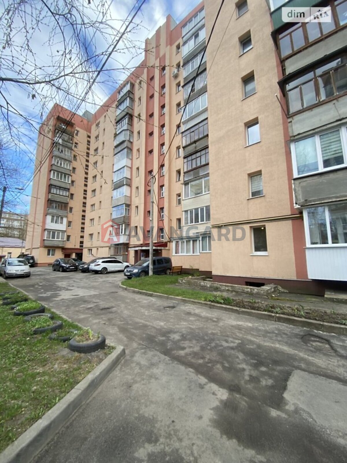 3 ��. ��������, 61/35/10 ��. �., 4/10 ������ ���� 3