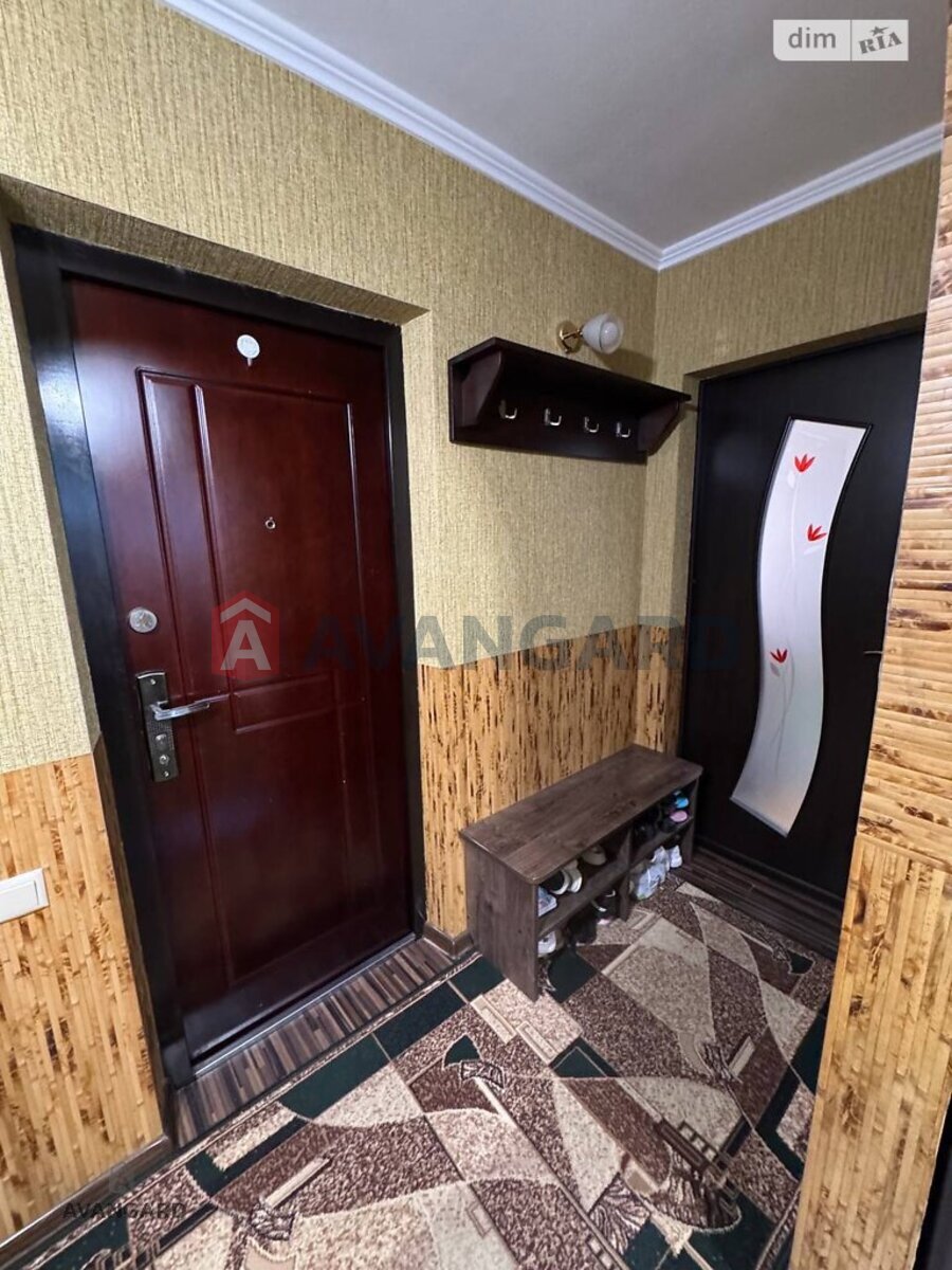 1 ����. ��������, 28/19/8 ��. �., 2/5 ���� ���� 3