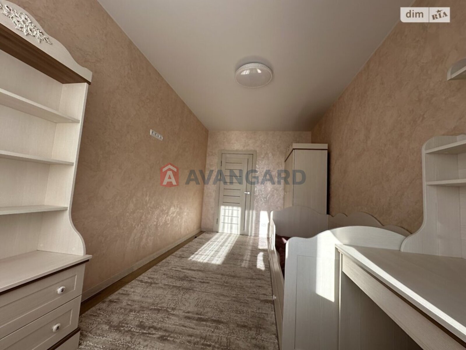 3 ��. ��������, 96/58/16 ��. �., 10/11 ������ ���� 5