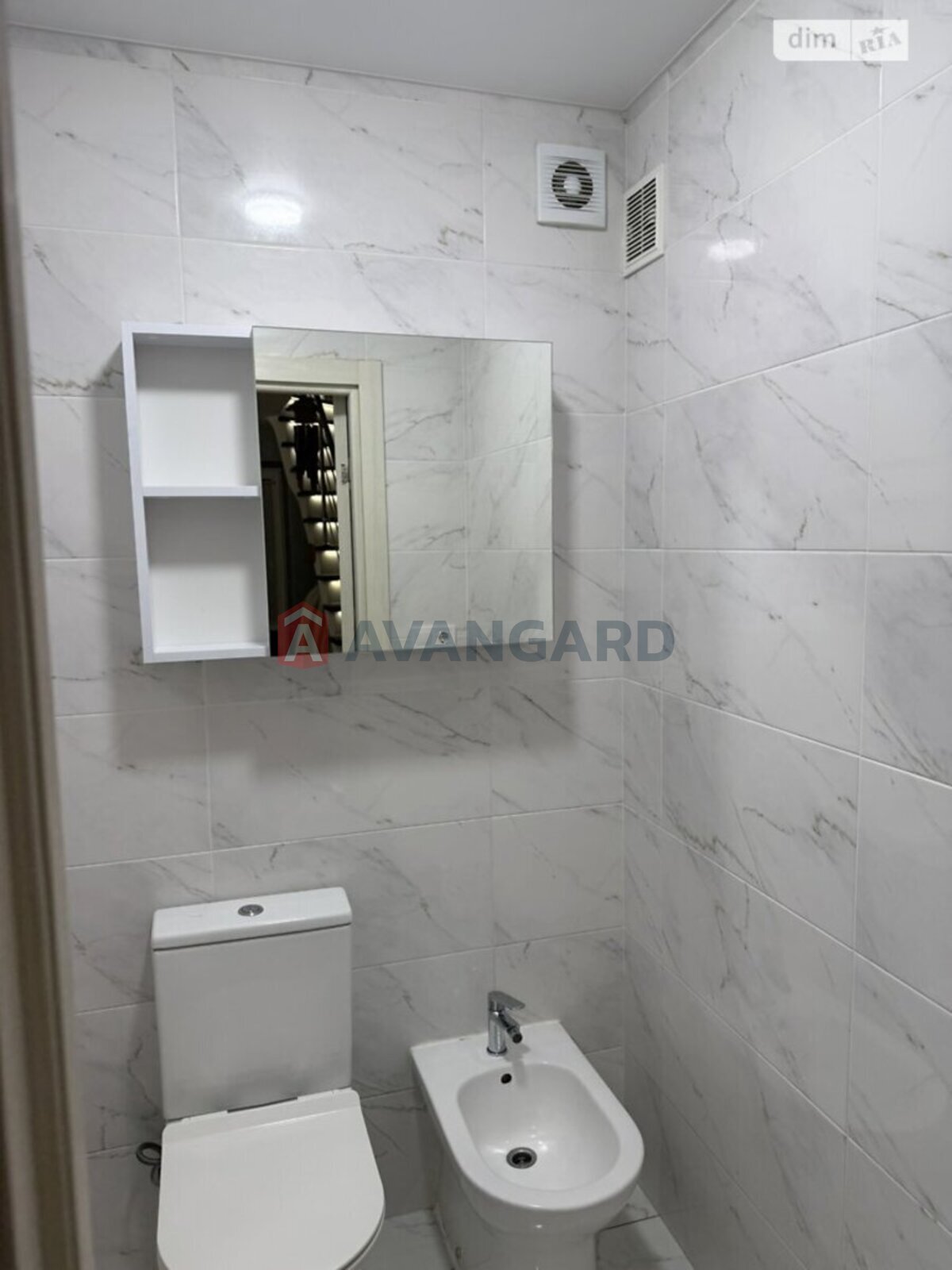 3 ��. ��������, 95/-/- ��. �., 9/10 ������ ���� 12