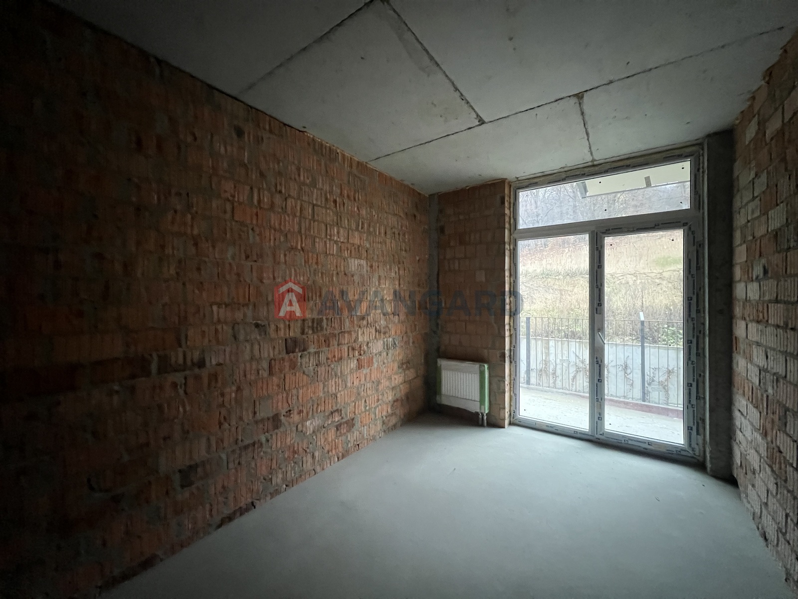 1 ��. ��������, 42,6/11.8/18.5 ��. �., 3/6 ������ ���� 4