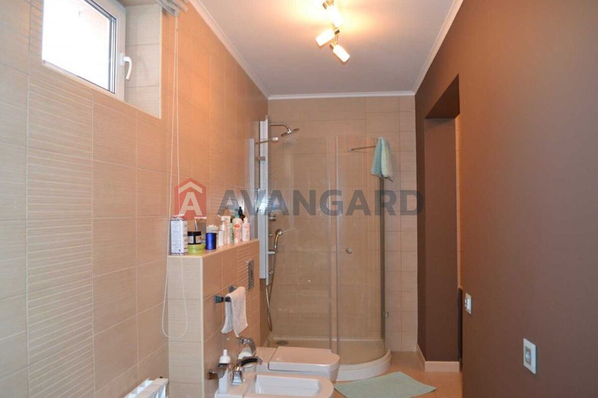 4 ��. ��������, 158/-/14 ��. �., 16/18 ������ ���� 12