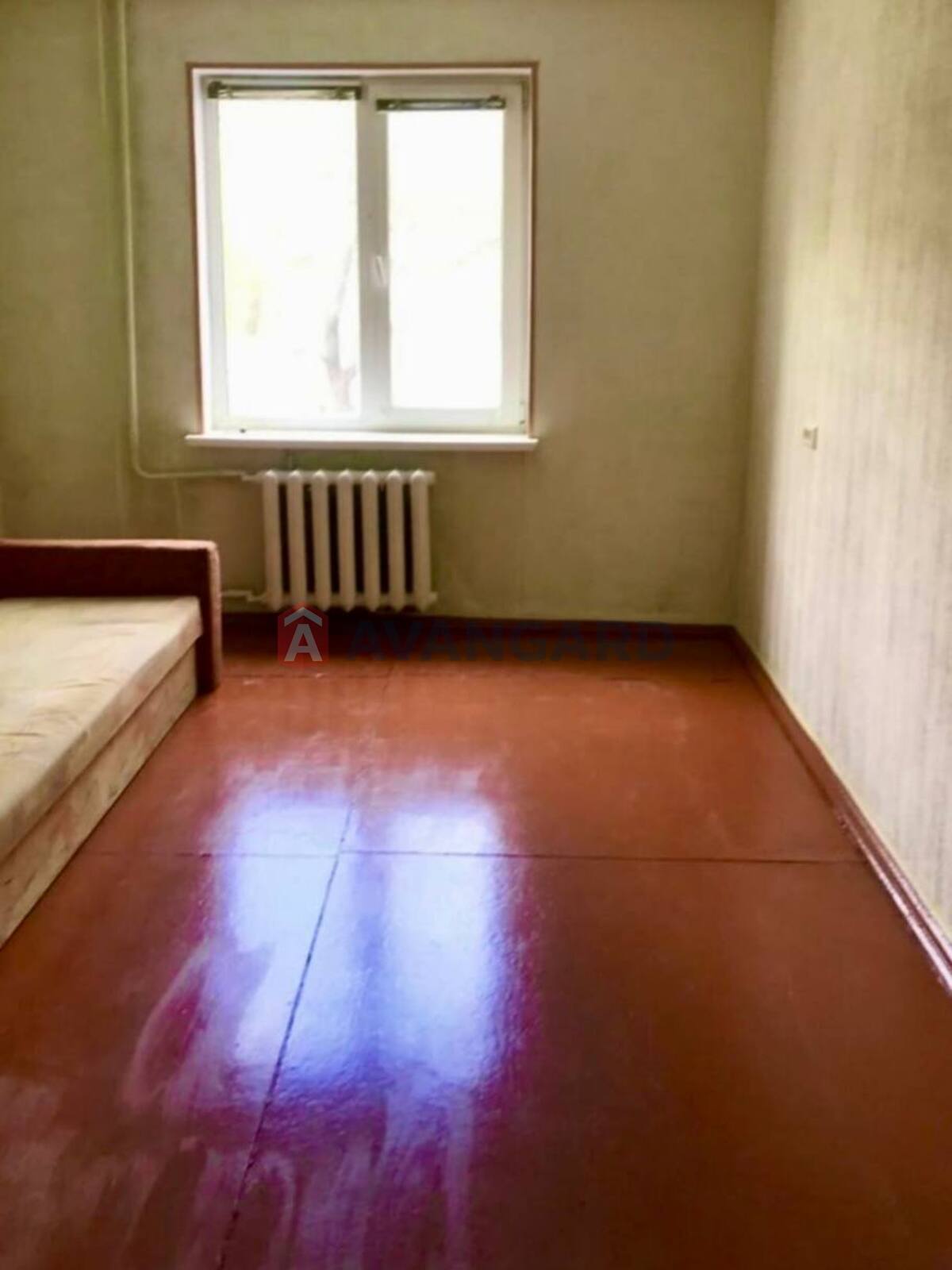 3 ��. ��������, 68/-/8 ��. �., 1/9 ������ ���� 4