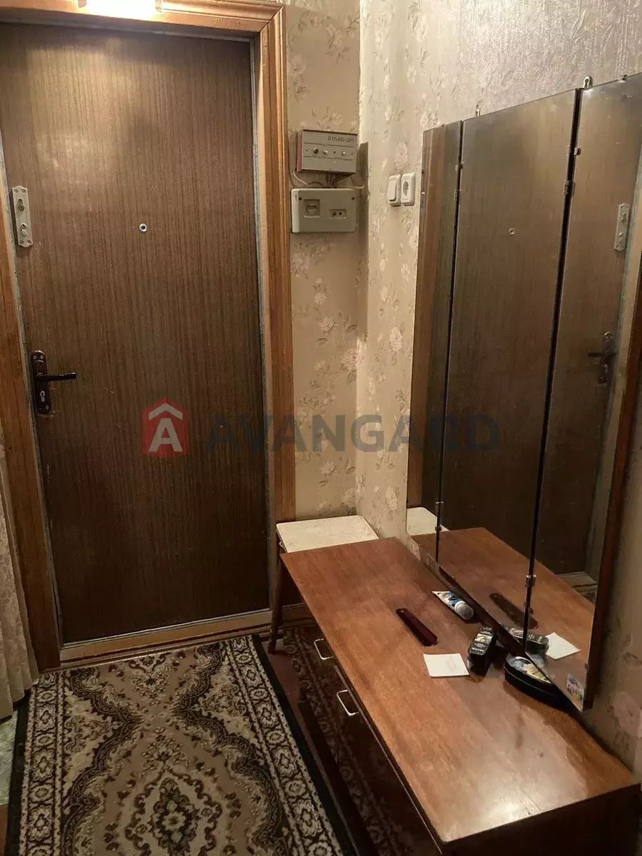 3 ��. ��������, 70/-/9 ��. �., 11/12 ������ ���� 4