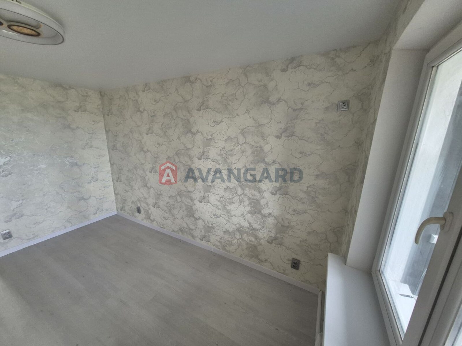 3 ��. ��������, 68/-/8 ��. �., 9/9 ������ ���� 14