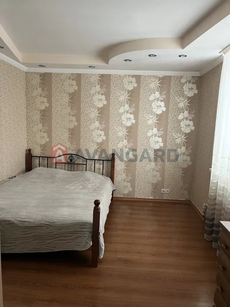 2 ����. ��������, 40/-/23 ��. �., 9/13 ���� ���� 11