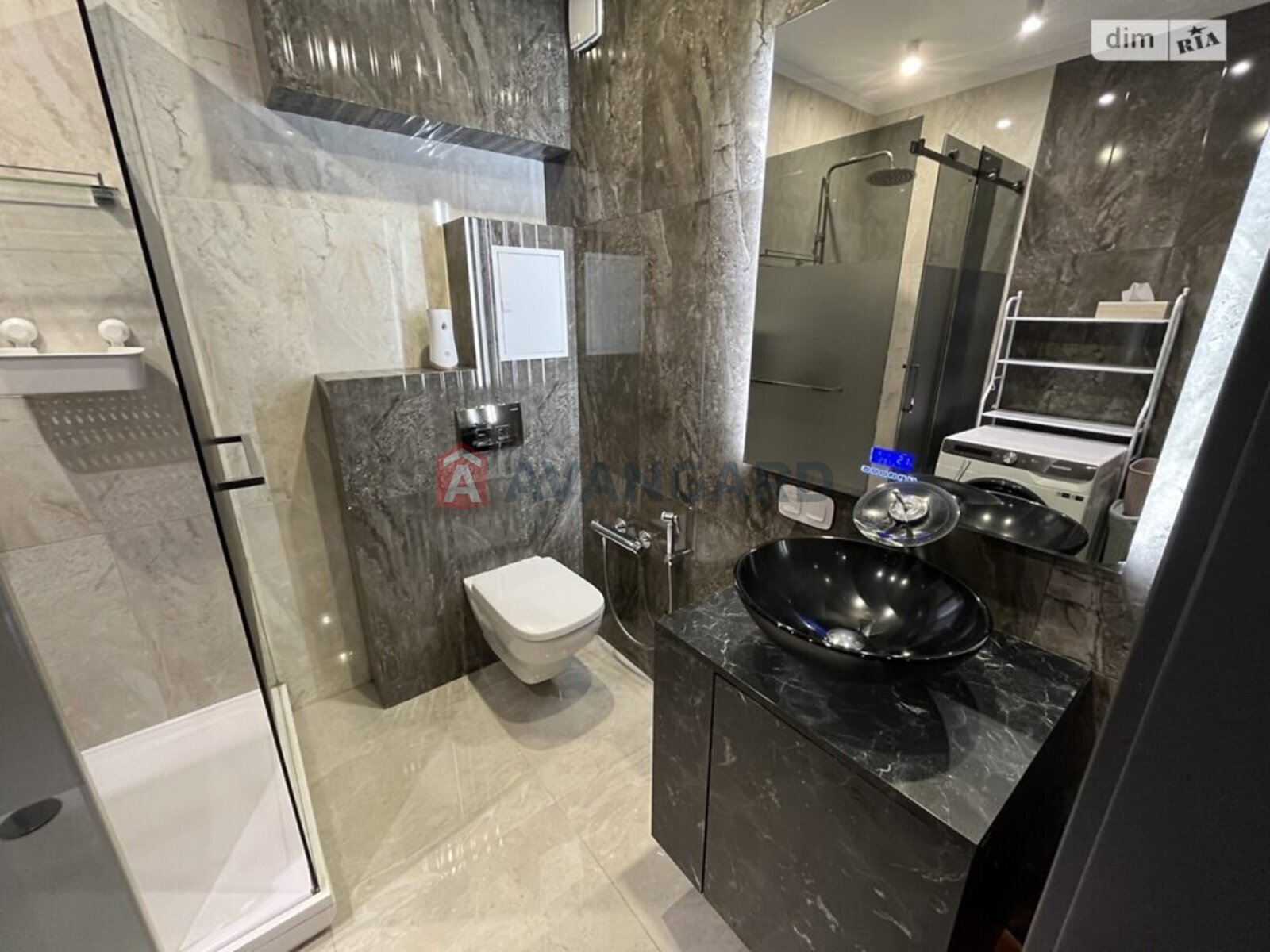 3 ��. ��������, 97/-/- ��. �., 8/10 ������ ���� 8