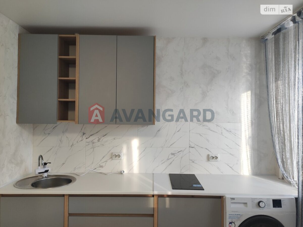 1 ��. ��������, 25/19/- ��. �., 3/4 ������ ���� 3