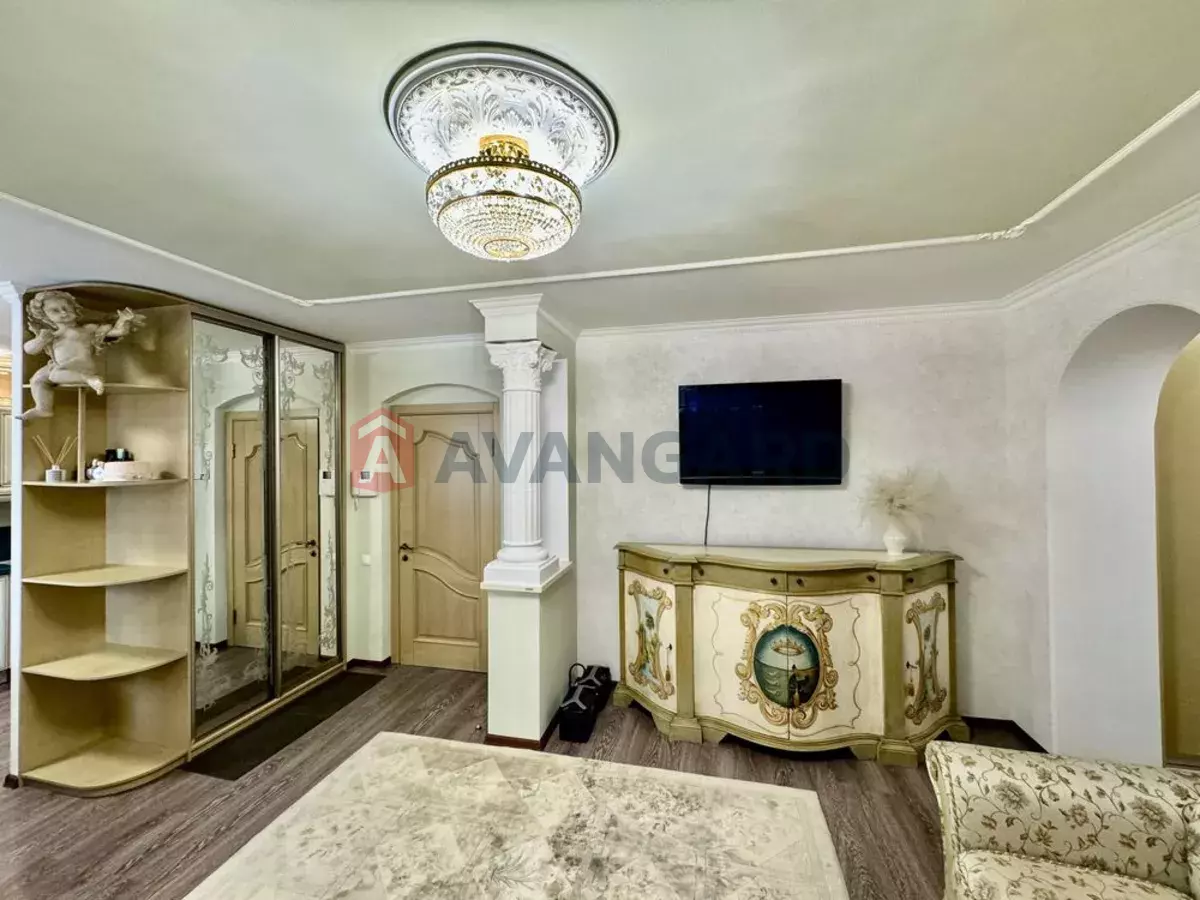 2 ��. ��������, 63/-/27 ��. �., 6/10 ������ ���� 9