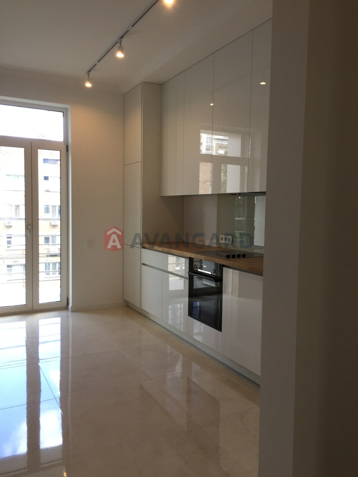 2 ��. ��������, 74/60/14 ��. �., 7/14 ������ ���� 3