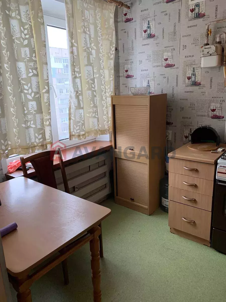 3 ����. ��������, 61/-/7 ��. �., 6/10 ���� ���� 16