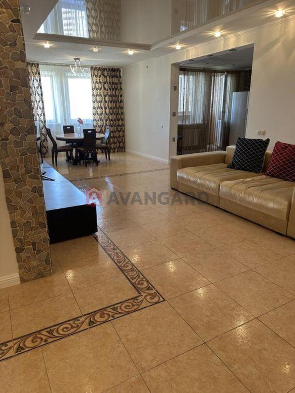 3 ��. ��������, 118/-/18 ��. �., 20/24 ������ ���� 4