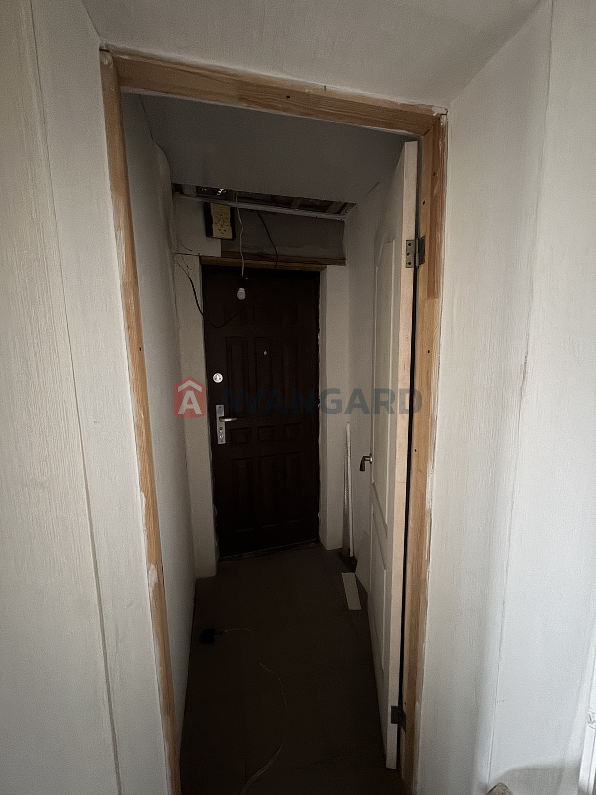 1 ��. ��������, 32,8/14,8/8,6 ��. �., 3/5 ������ ���� 14