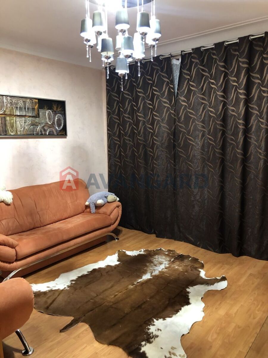 3 . , 82/-/8 . ., 1/3   11