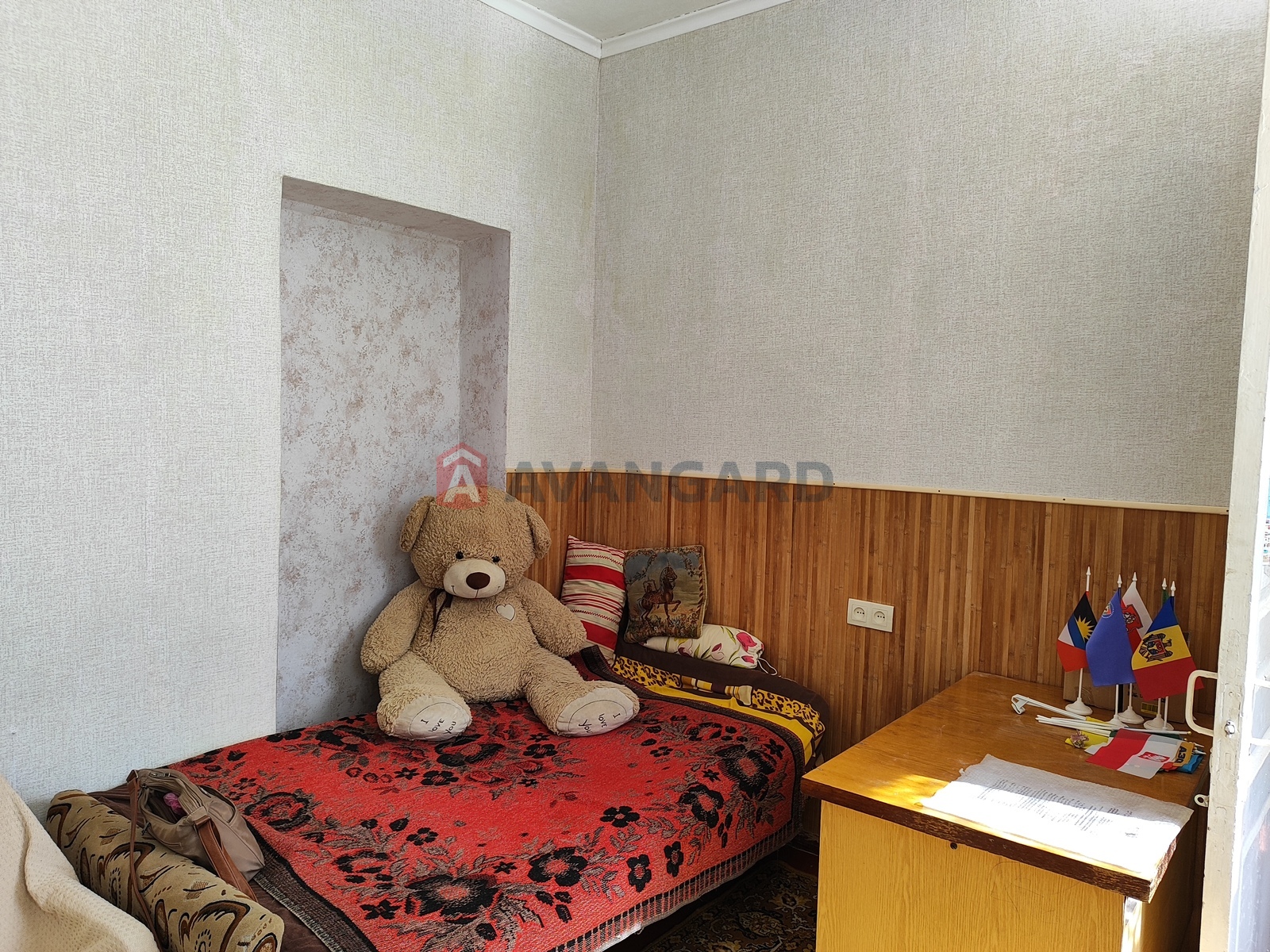 2 ��. ��������, 37/30/5 ��. �., 2/2 ������ ���� 1