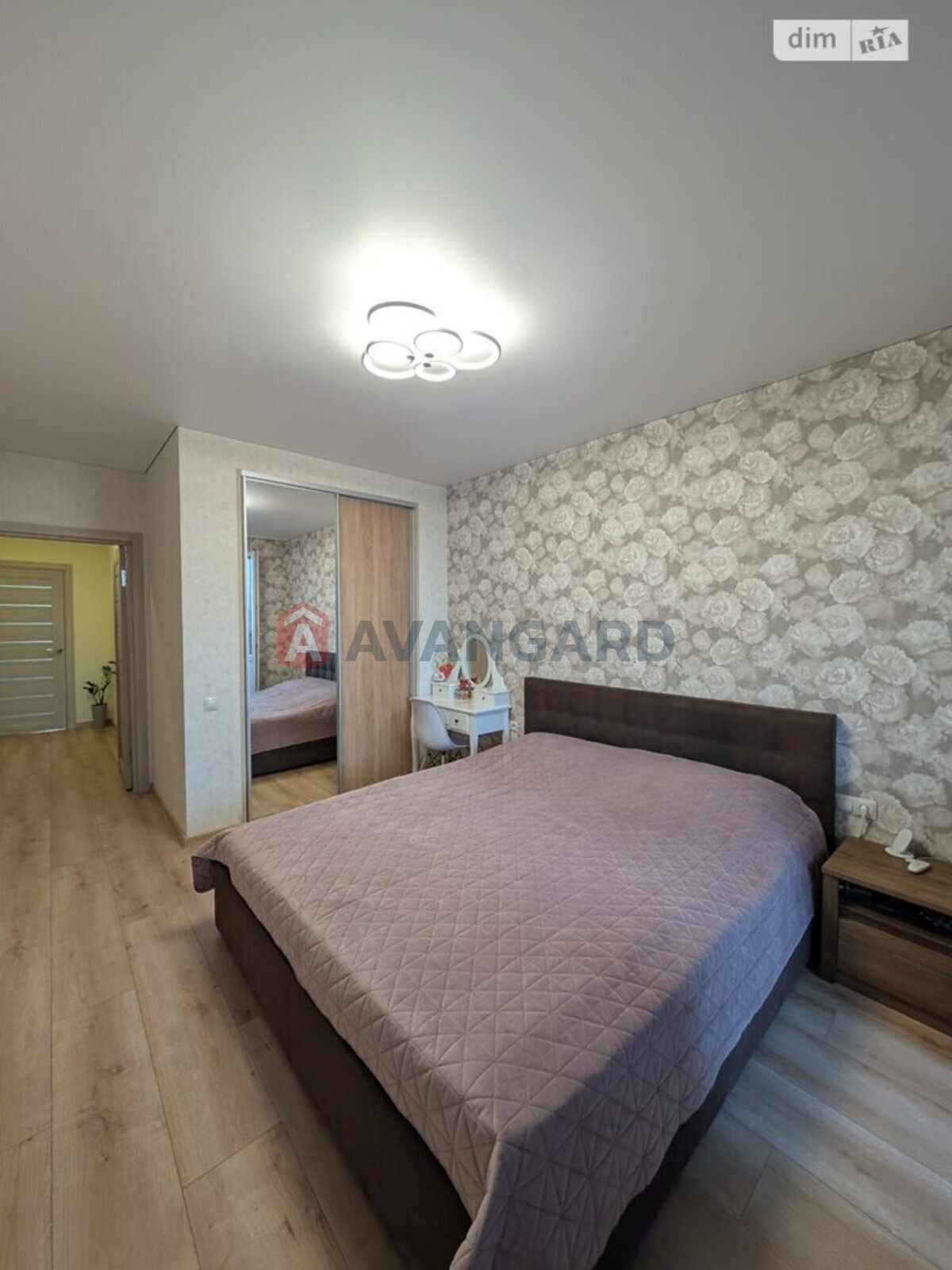 2 ��. ��������, 80/-/20 ��. �., 4/10 ������ ���� 7