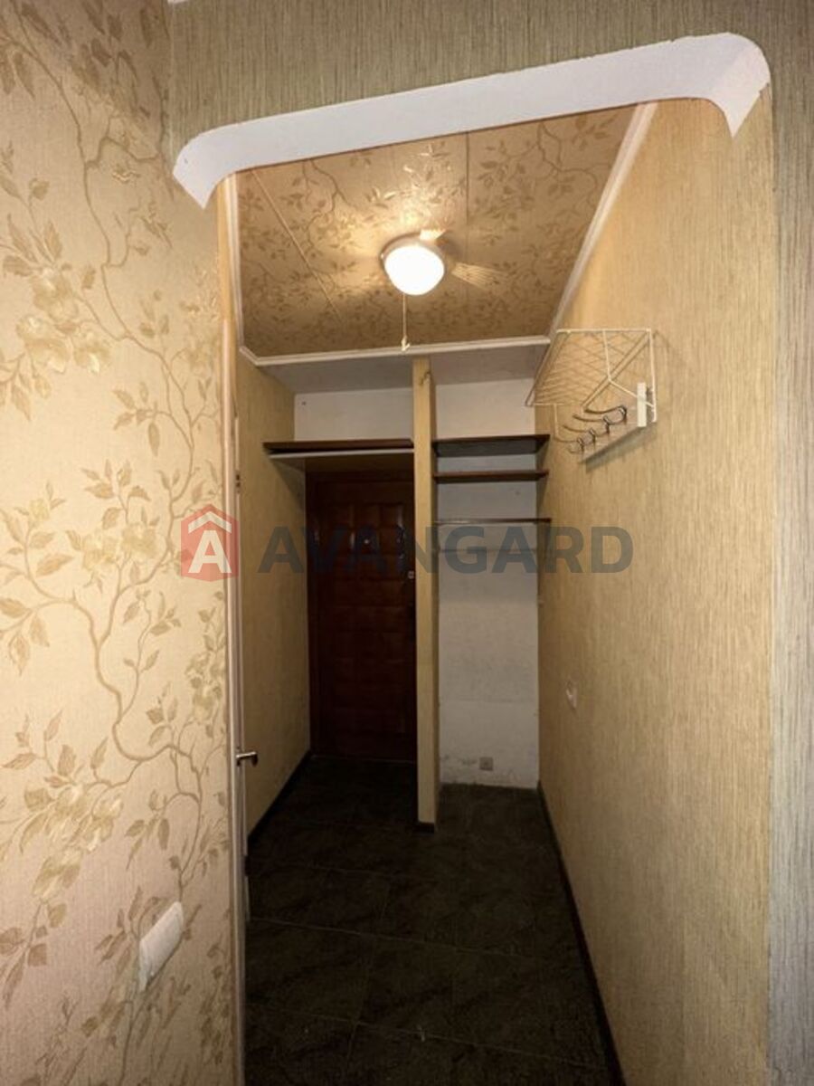 1 ����. ��������, 21/-/4 ��. �., 6/9 ���� ���� 7