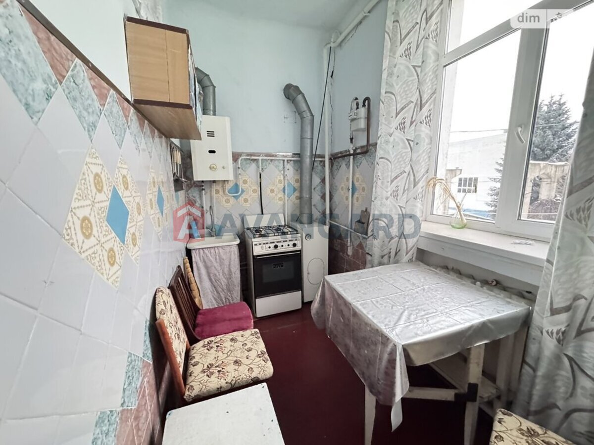 3 ����. ��������, 61/38/6 ��. �., 2/2 ���� ���� 3