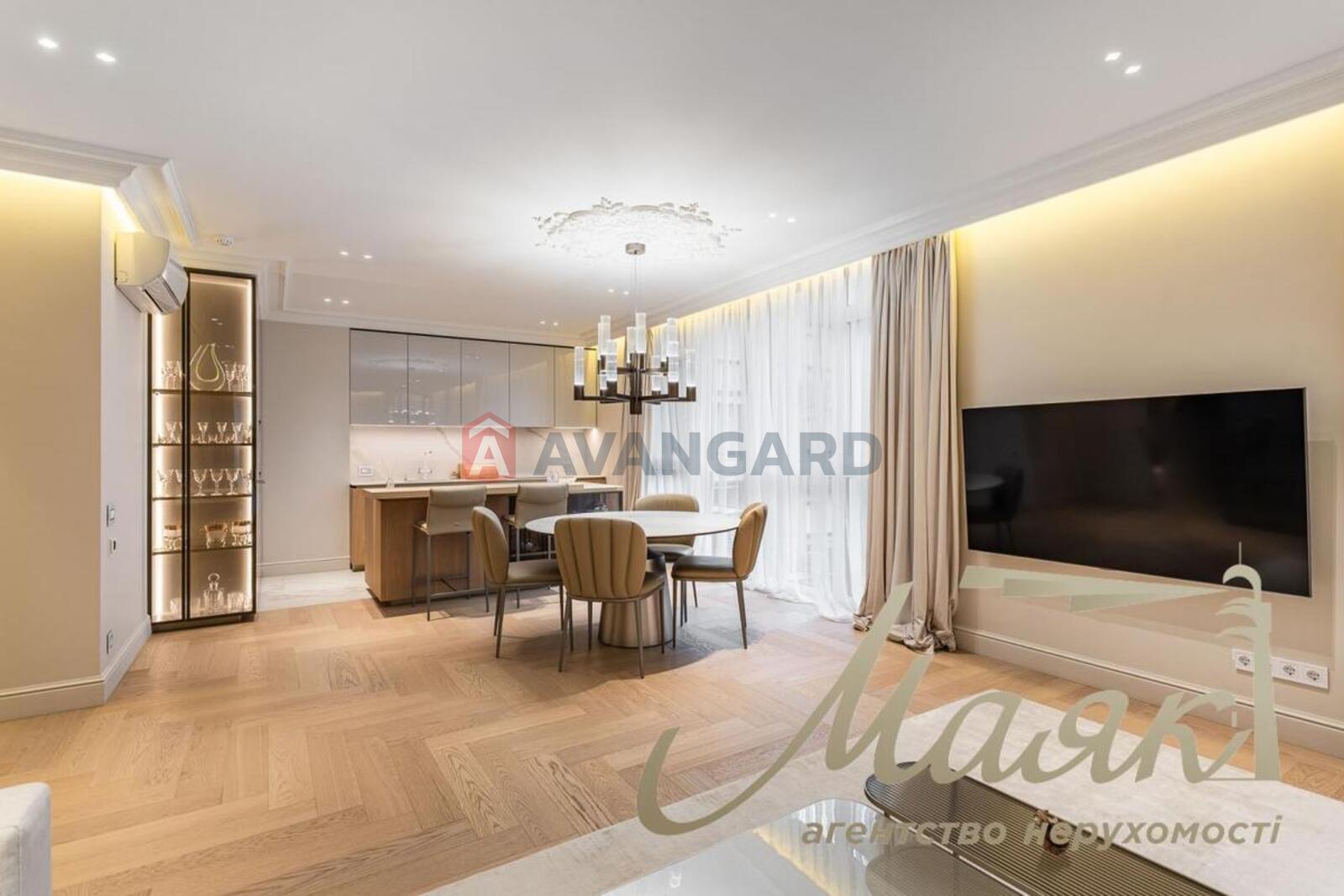 3 ��. ��������, 122/60/40 ��. �., 12/24 ������ ���� 8