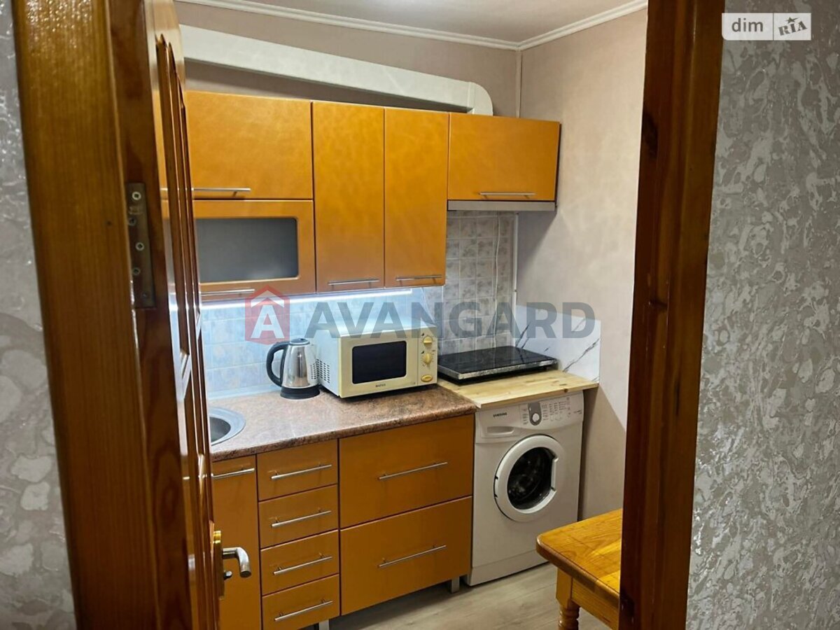 1 ��. ��������, 23/14/4 ��. �., 1/9 ������ ���� 18