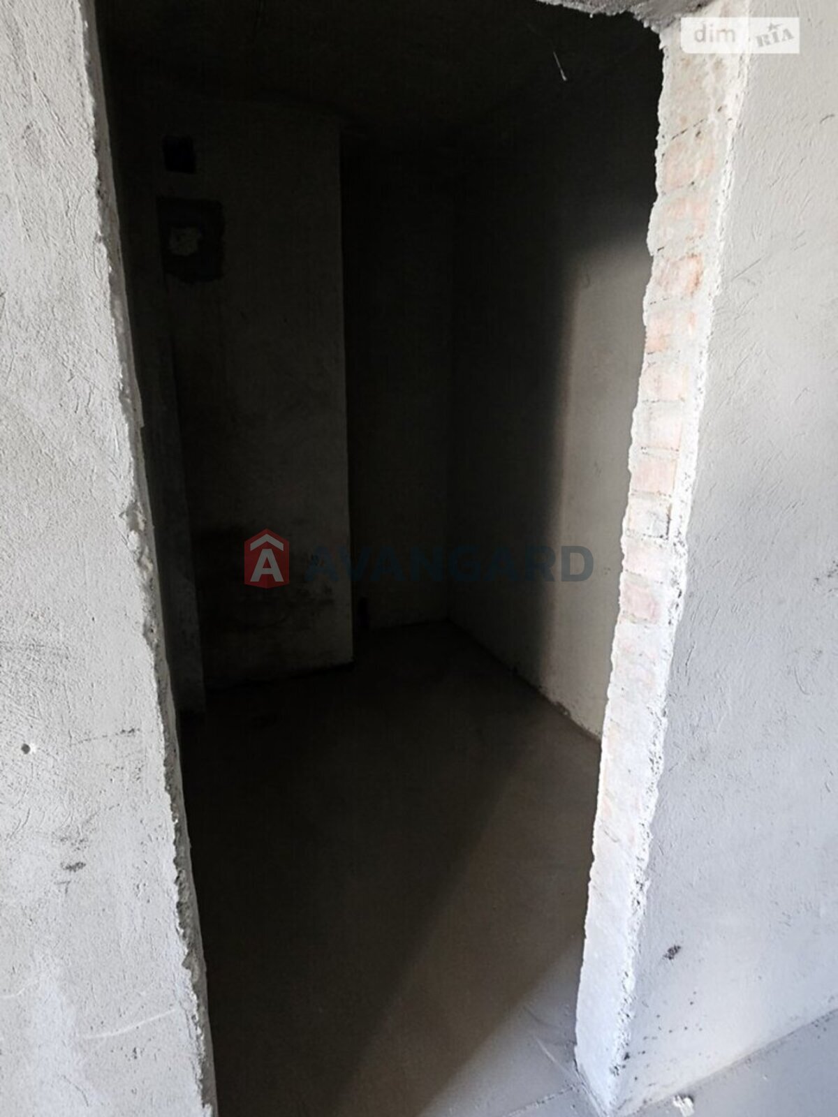 1 ��. ��������, 38/28/16 ��. �., 2/4 ������ ���� 3