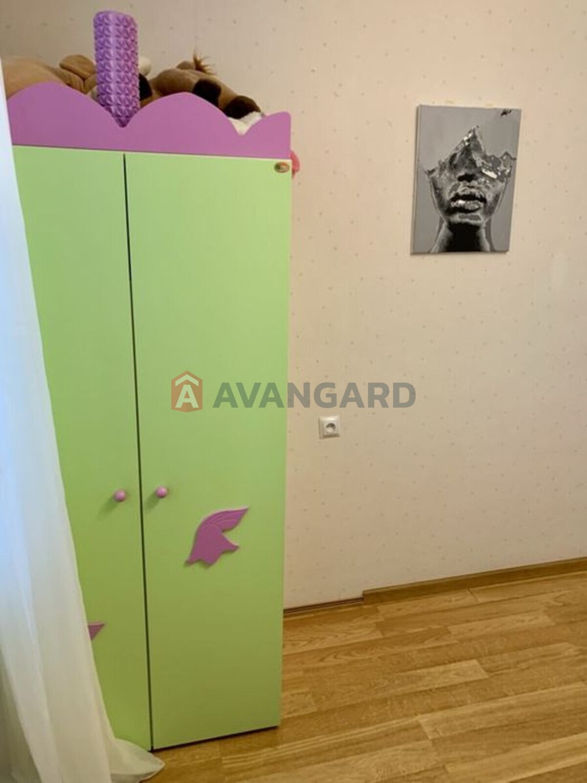 3 ��. ��������, 70/-/8 ��. �., 1/10 ������ ���� 10