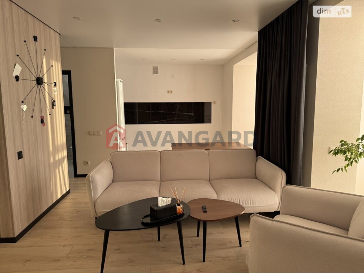 2 ����. ��������, 85/-/- ��. �., 11/11 ���� ���� 13