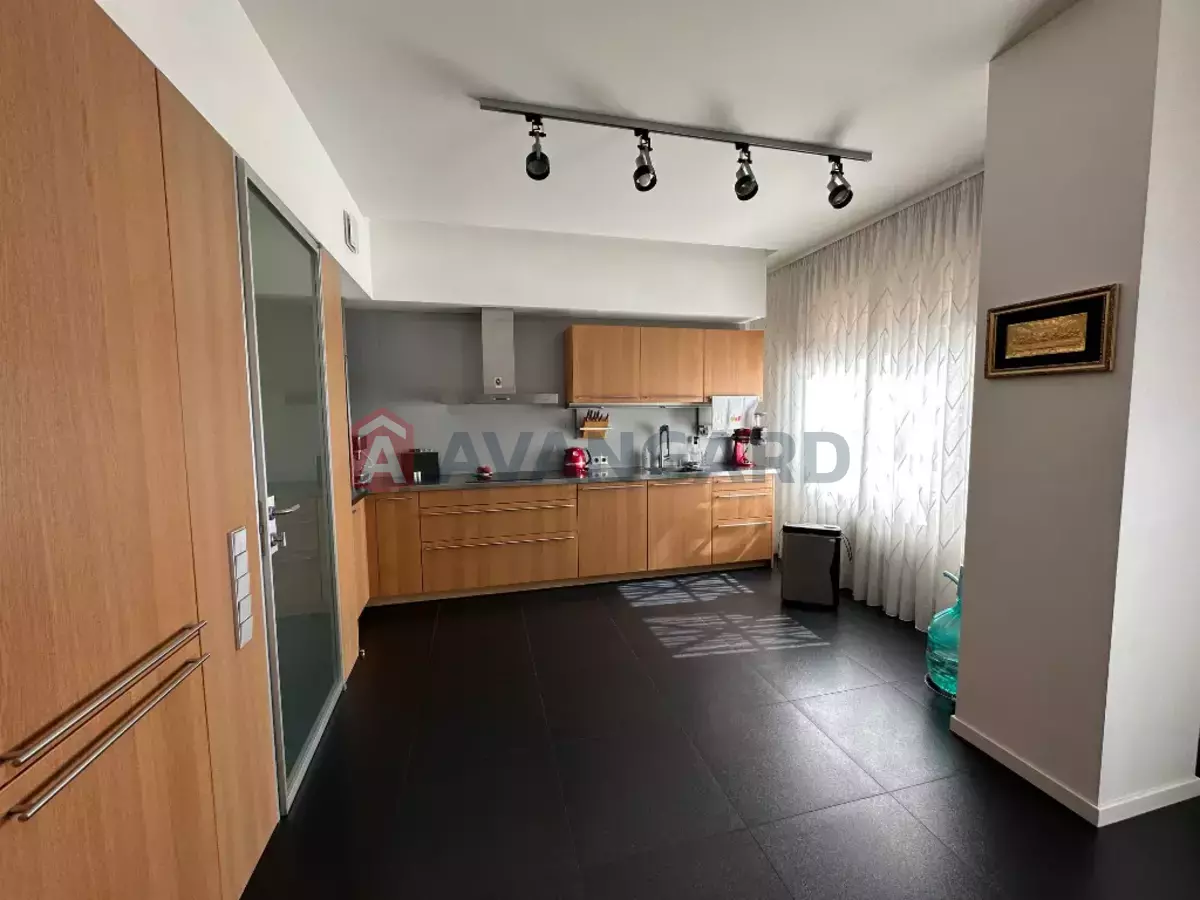 3 ��. ��������, 160/70/28 ��. �., 10/15 ������ ���� 8