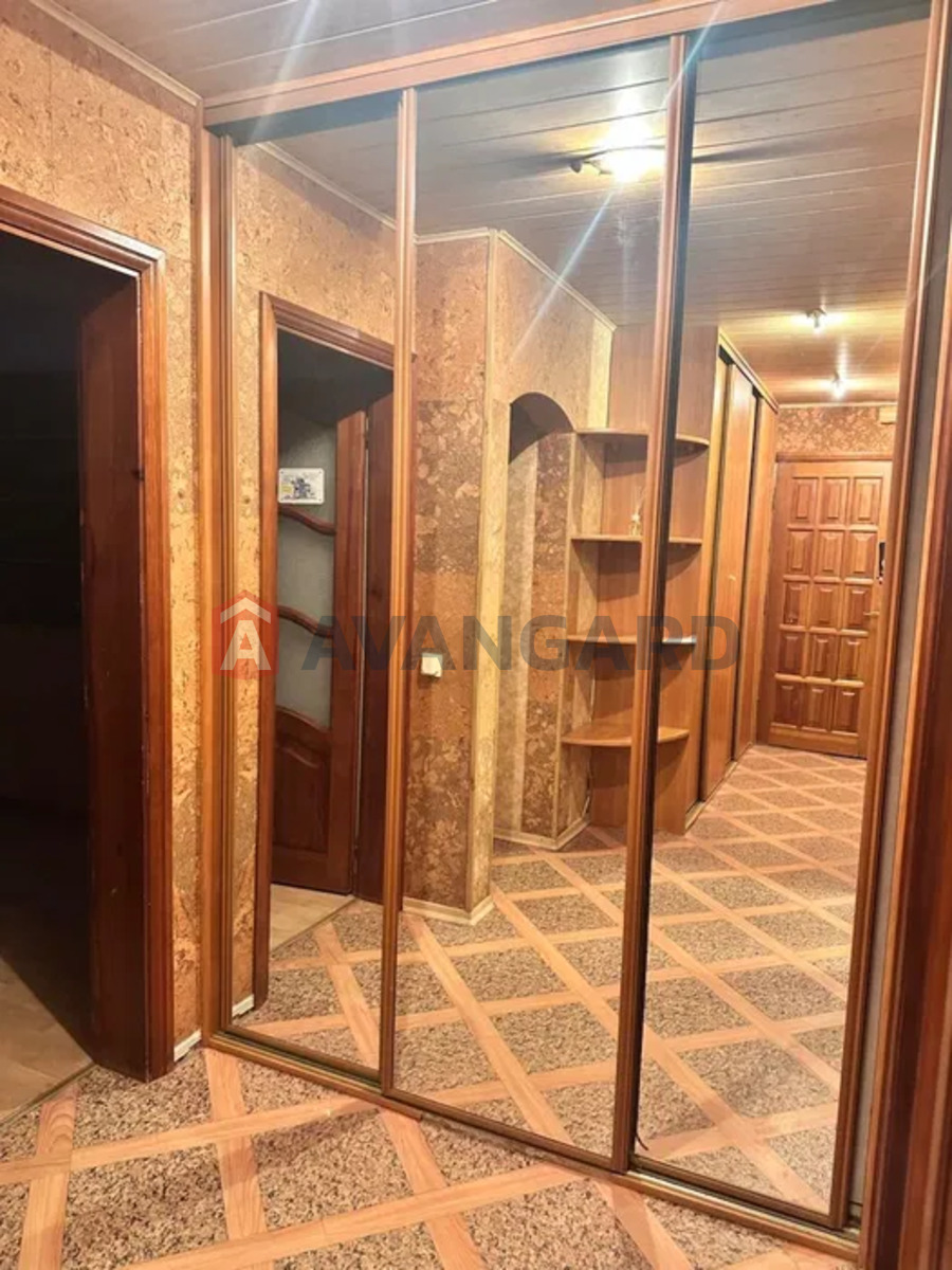 3 ��. ��������, 67/-/8 ��. �., 14/16 ������ ���� 4