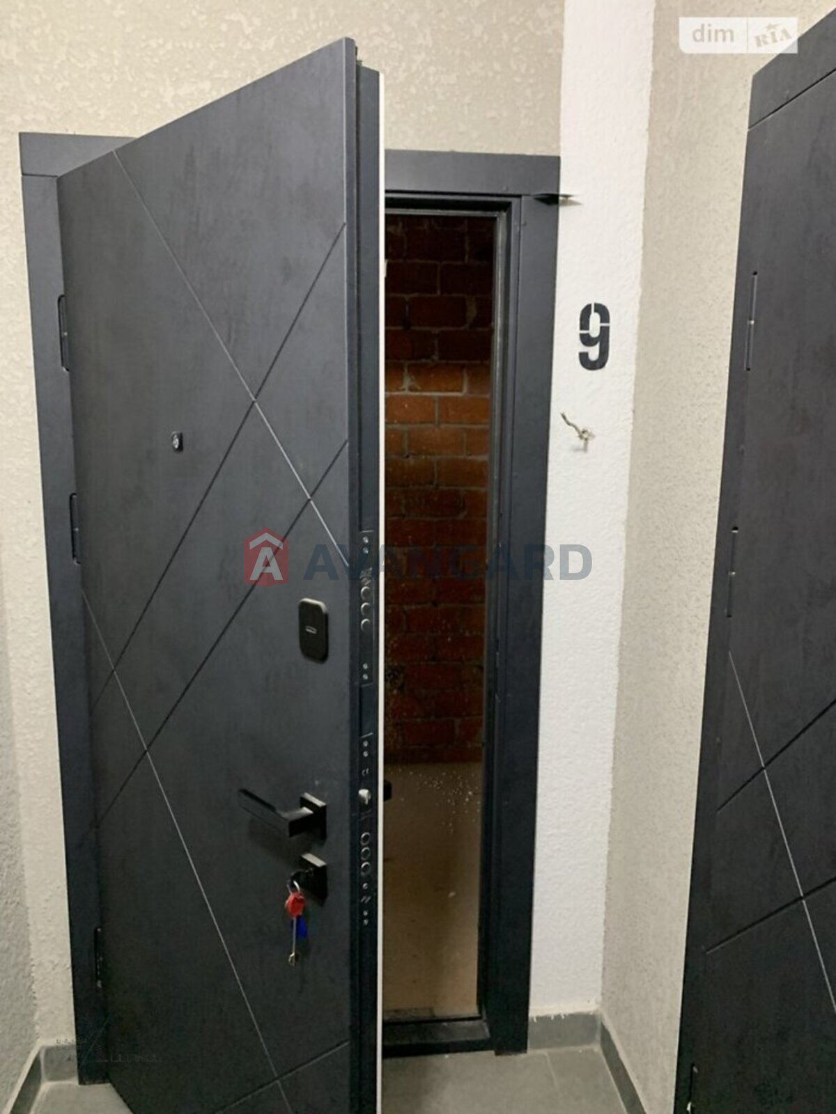 2 ��. ��������, 66/37/12 ��. �., 3/10 ������ ���� 6