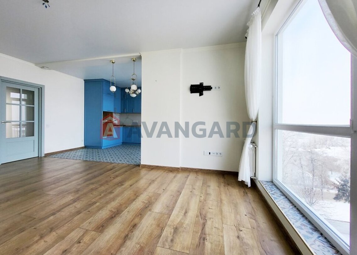 3 ��. ��������, 82/43/12 ��. �., 7/7 ������ ���� 3