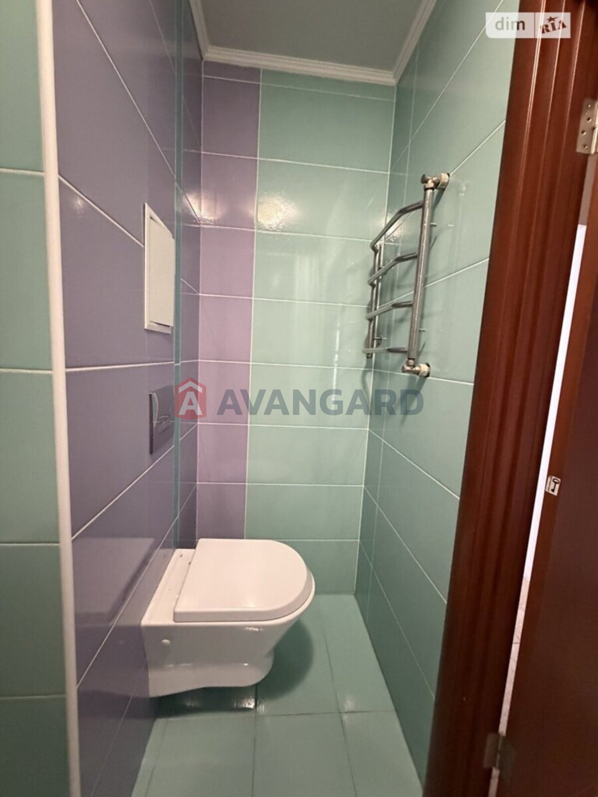 4 ��. ��������, 86/-/- ��. �., 7/9 ������ ���� 10