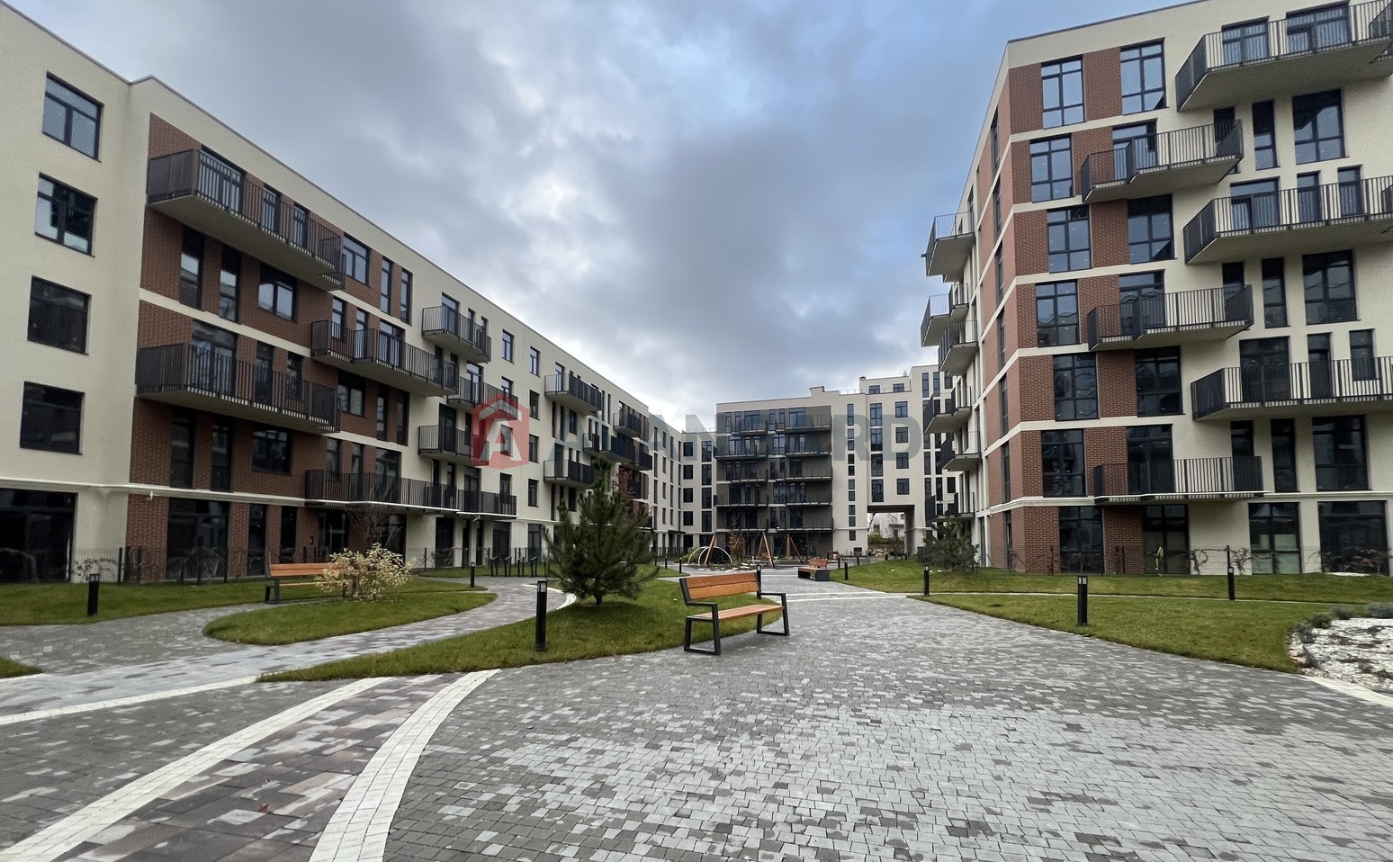 1 ��. ��������, 42,6/11.8/18.5 ��. �., 3/6 ������ ���� 1