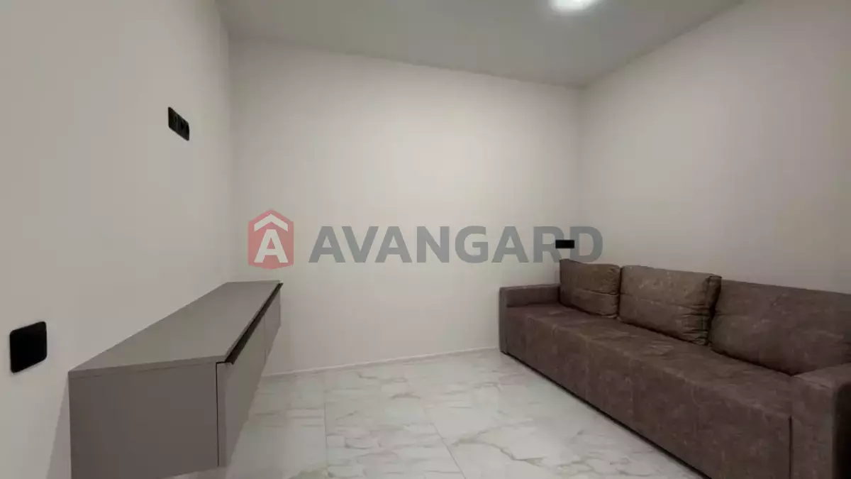 1 ��. ��������, 44/-/12 ��. �., 9/10 ������ ���� 8