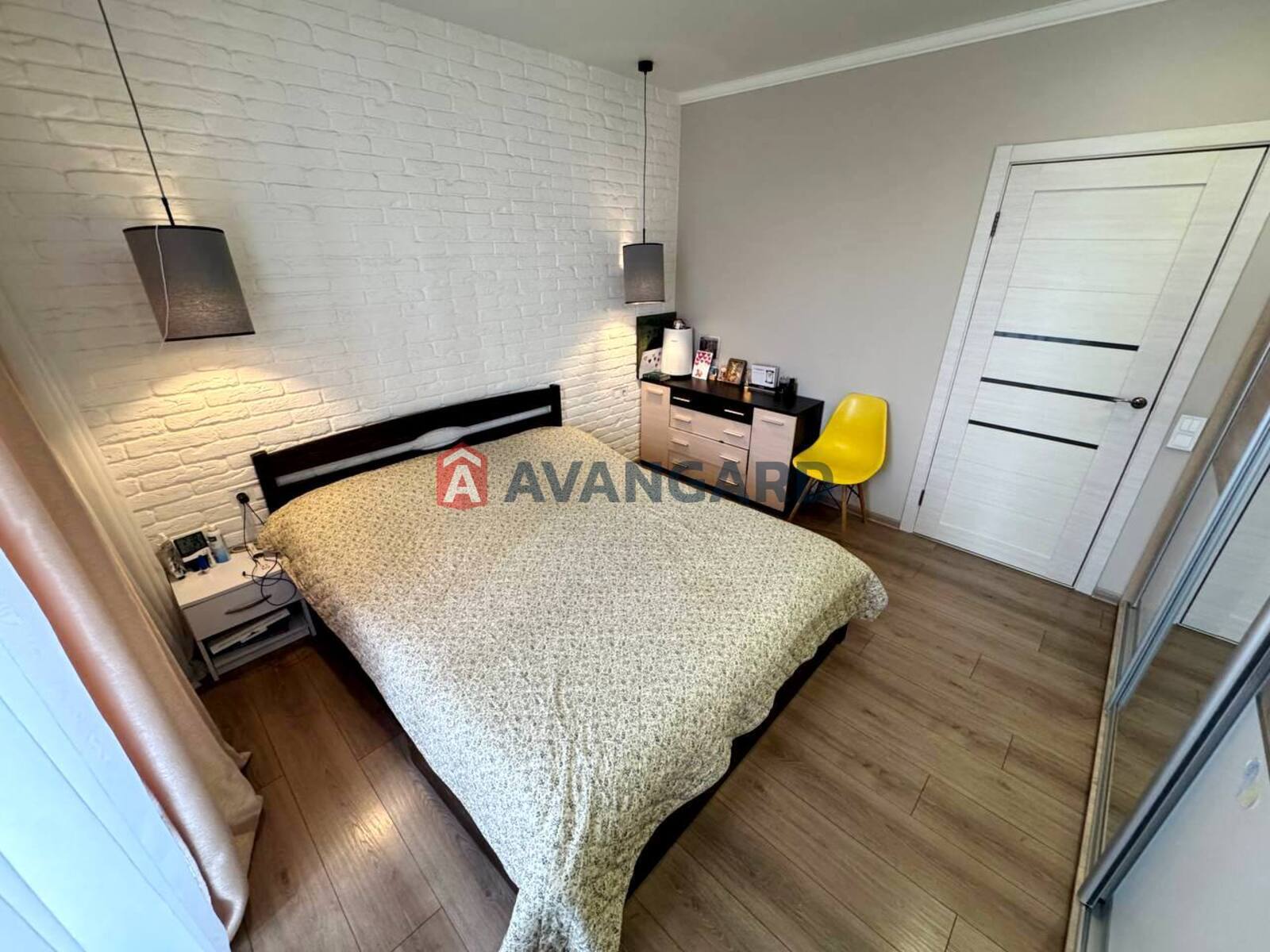 2 ��. ��������, 56/30/14 ��. �., 10/12 ������ ���� 12