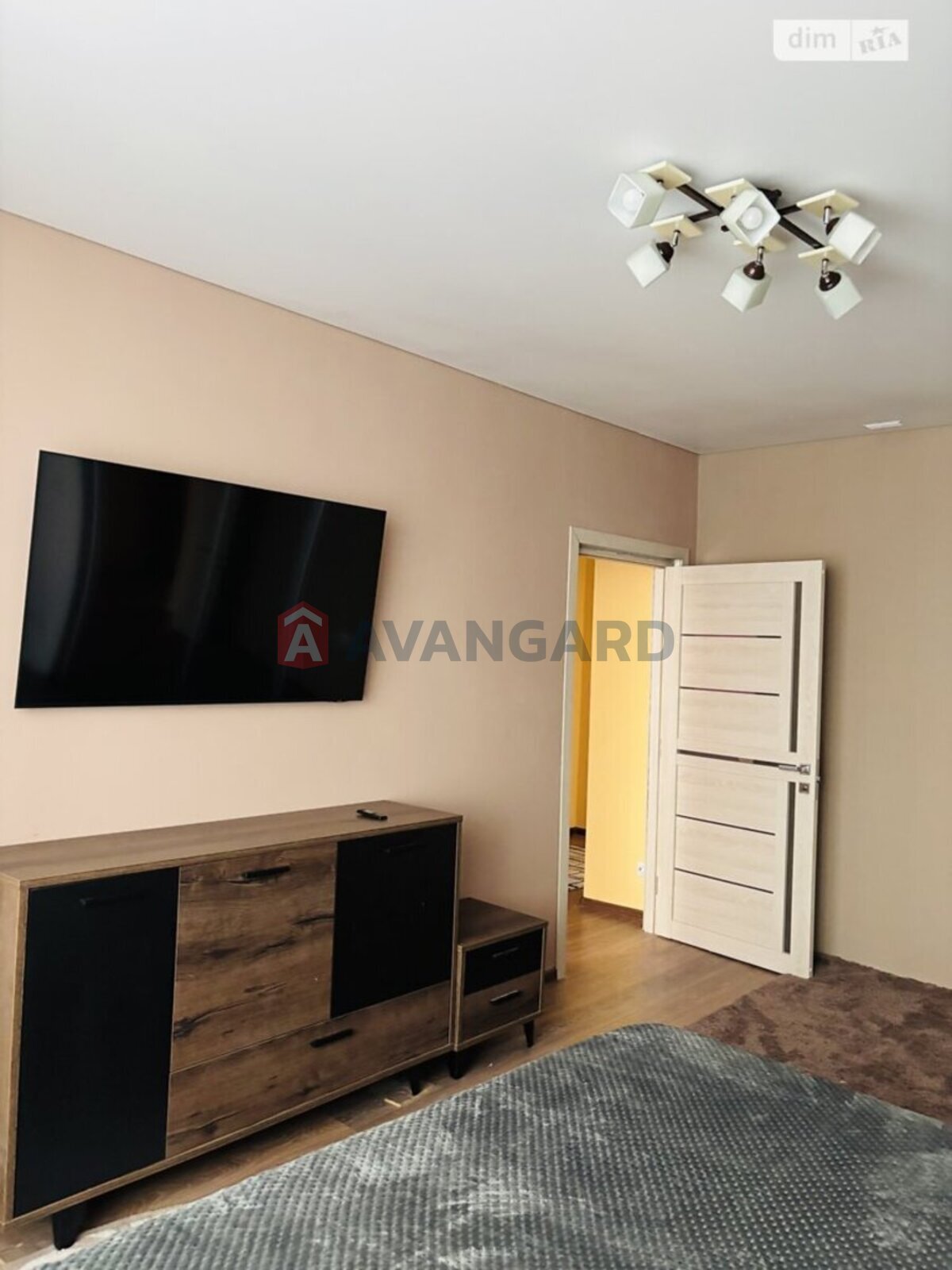 3 ��. ��������, 74/-/- ��. �., 2/4 ������ ���� 6