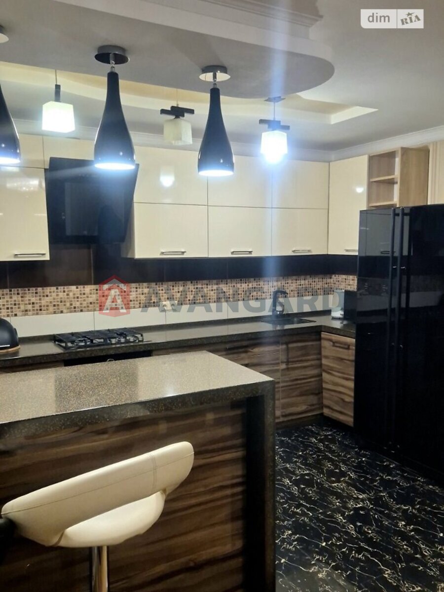 2 ��. ��������, 60/30/27 ��. �., 6/9 ������ ���� 5