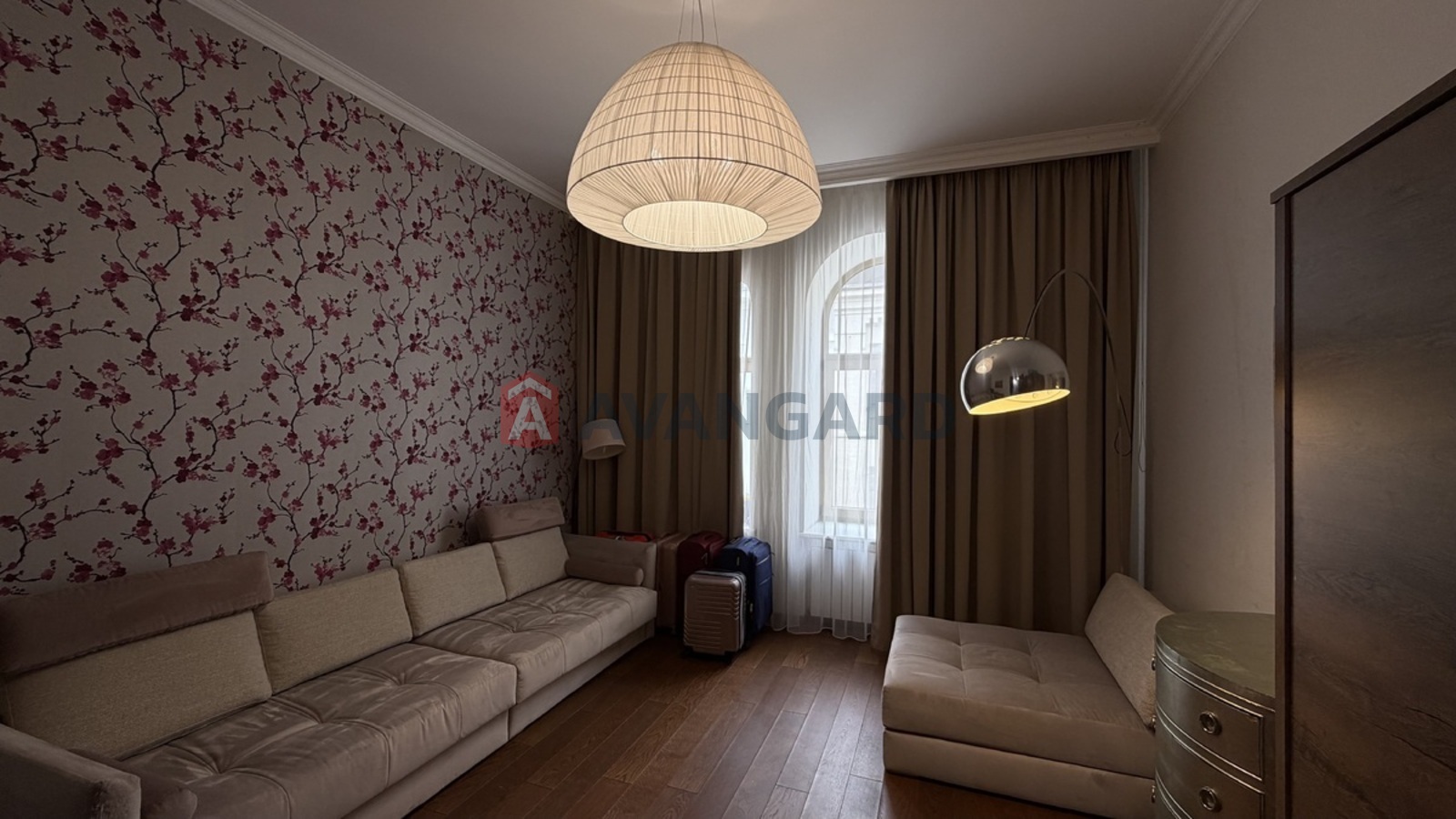 6 ��. ��������, 388/210/24 ��. �., 5/6 ������ ���� 21