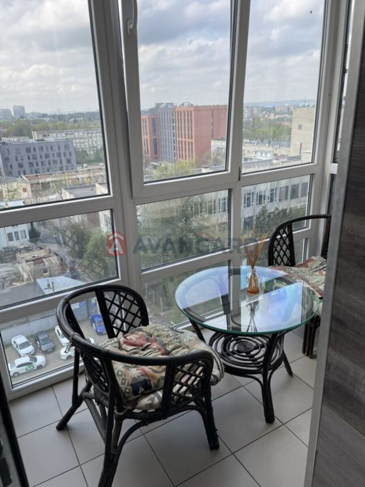 4 ��. ��������, 157/-/37 ��. �., 10/10 ������ ���� 5