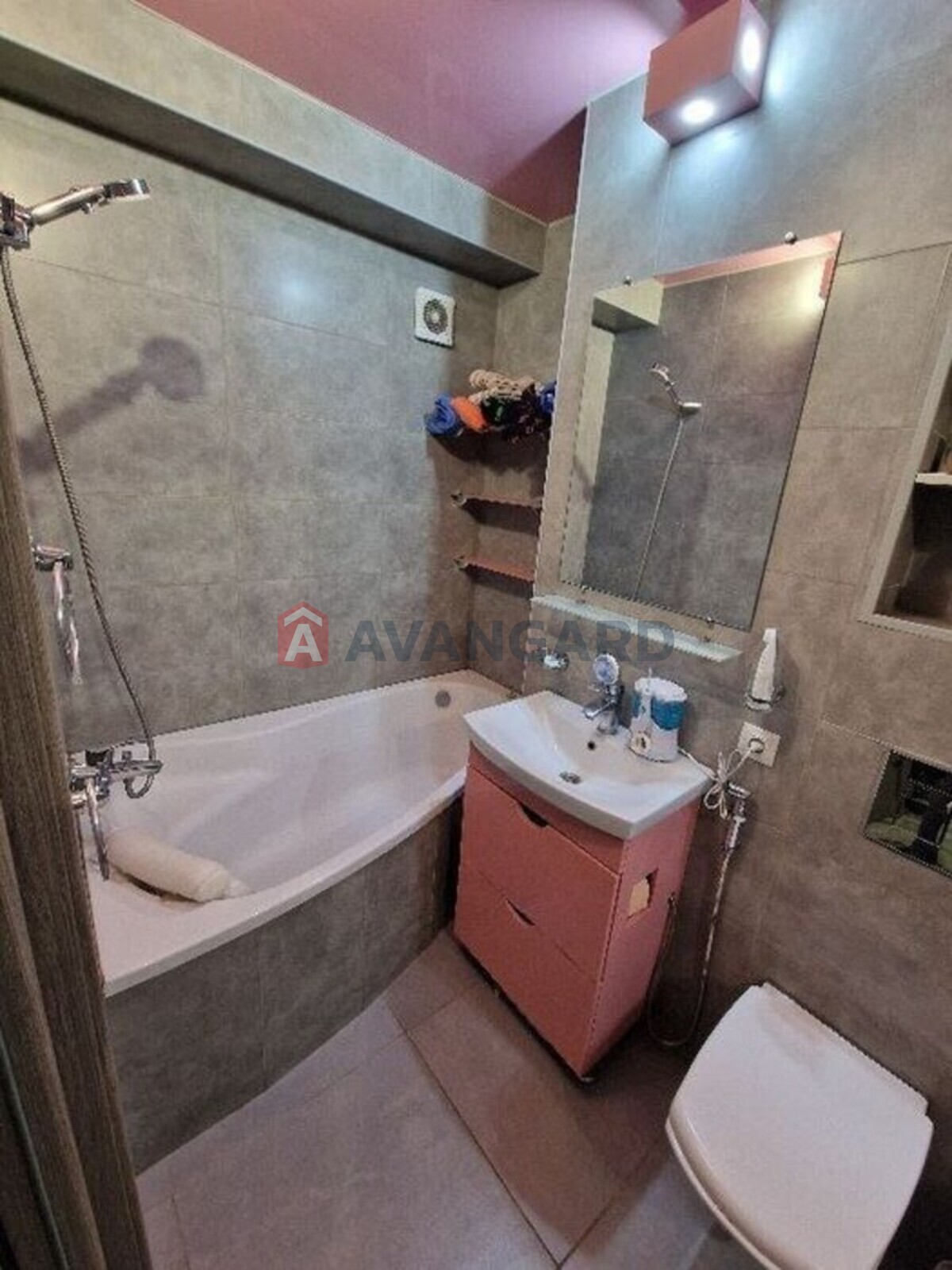 3 ��. ��������, 63/-/9 ��. �., 7/8 ������ ���� 12