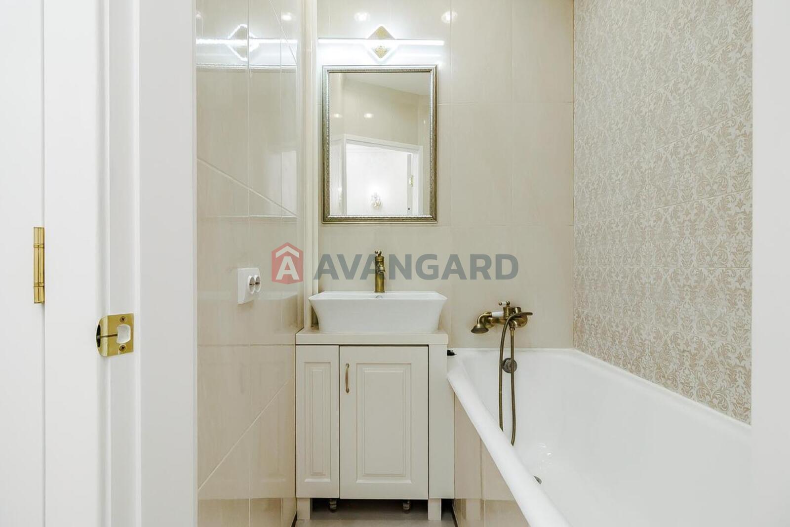 2 ��. ��������, 46/29/8 ��. �., 2/5 ������ ���� 21