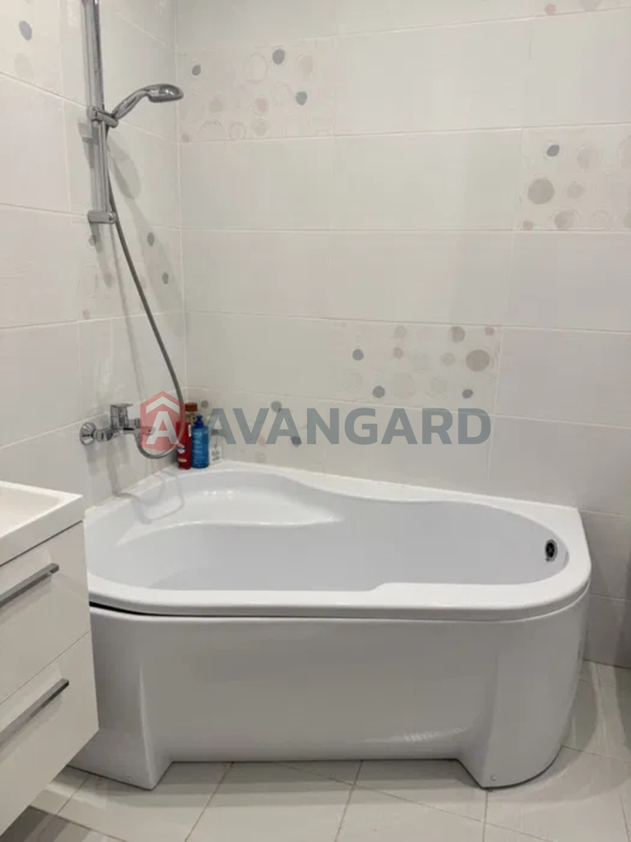 1 ����. ��������, 48/-/13 ��. �., 12/12 ���� ���� 20