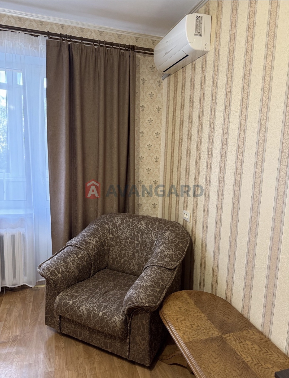 1 ��. ��������, 38,8 /-/10 ��. �., 3/9 ������ ���� 4