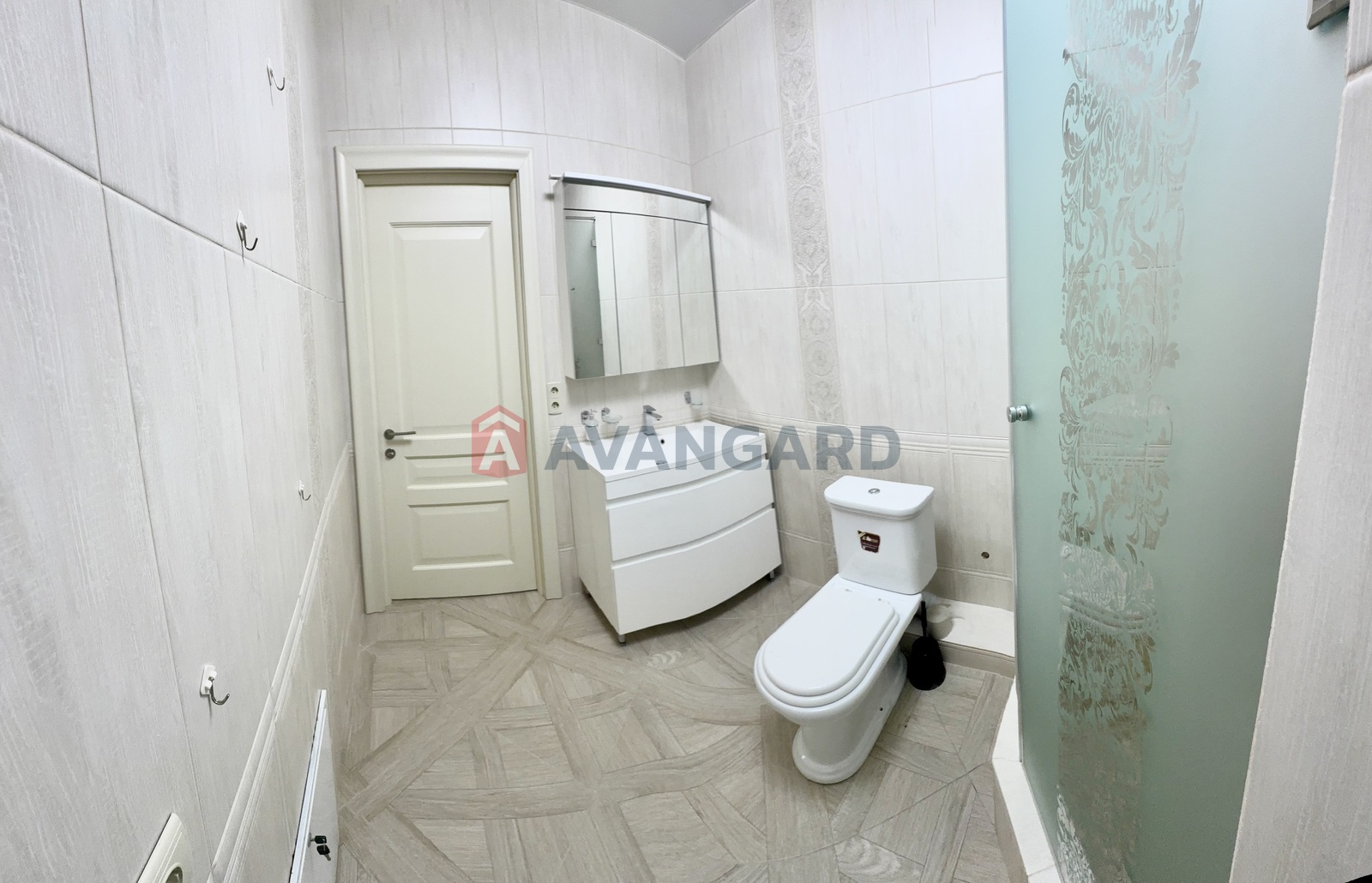 2 ����. ��������, 81/44/35 ��. �., 4/10 ���� ���� 24