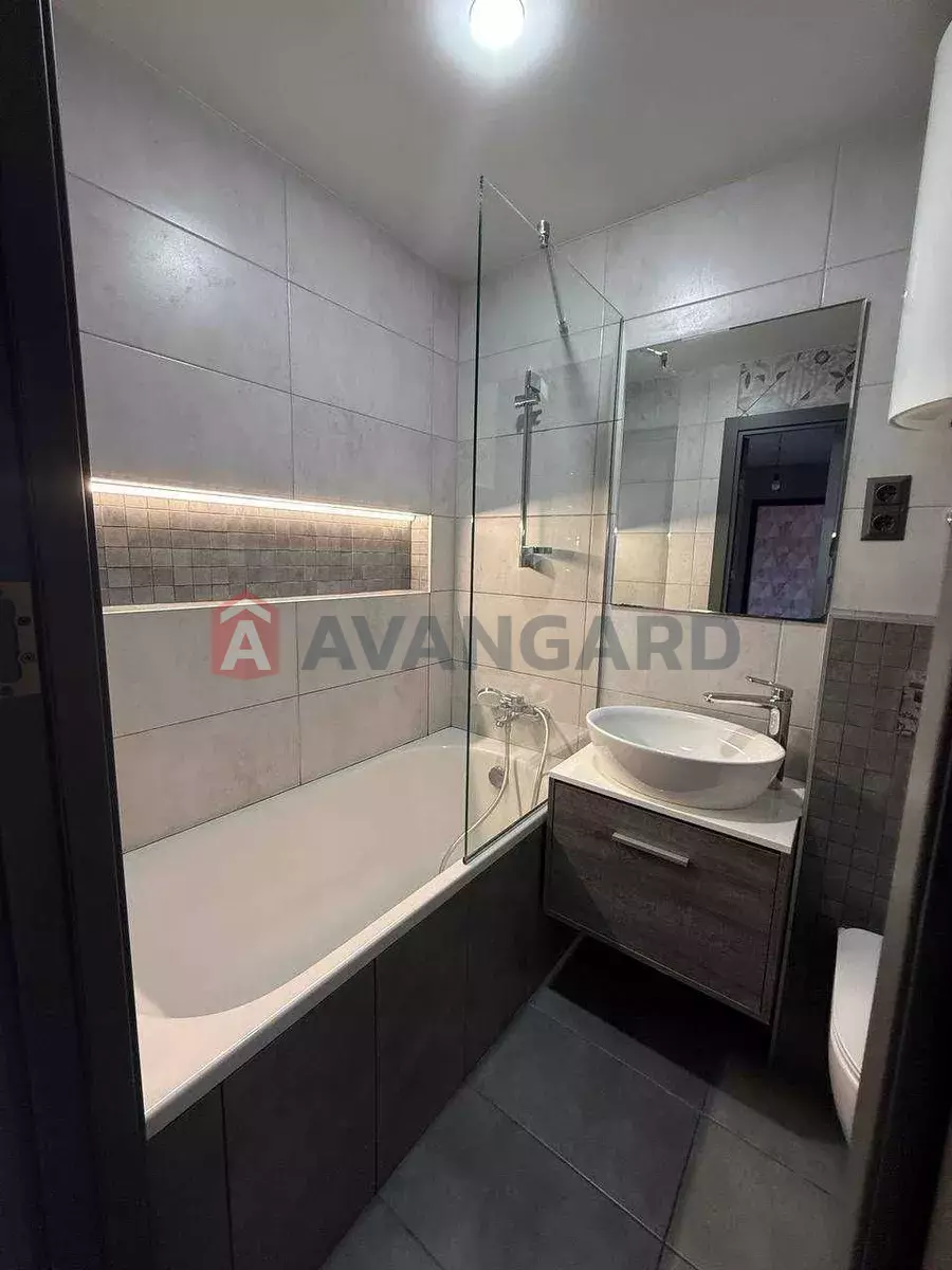 3 ��. ��������, 63/-/7 ��. �., 9/9 ������ ���� 4