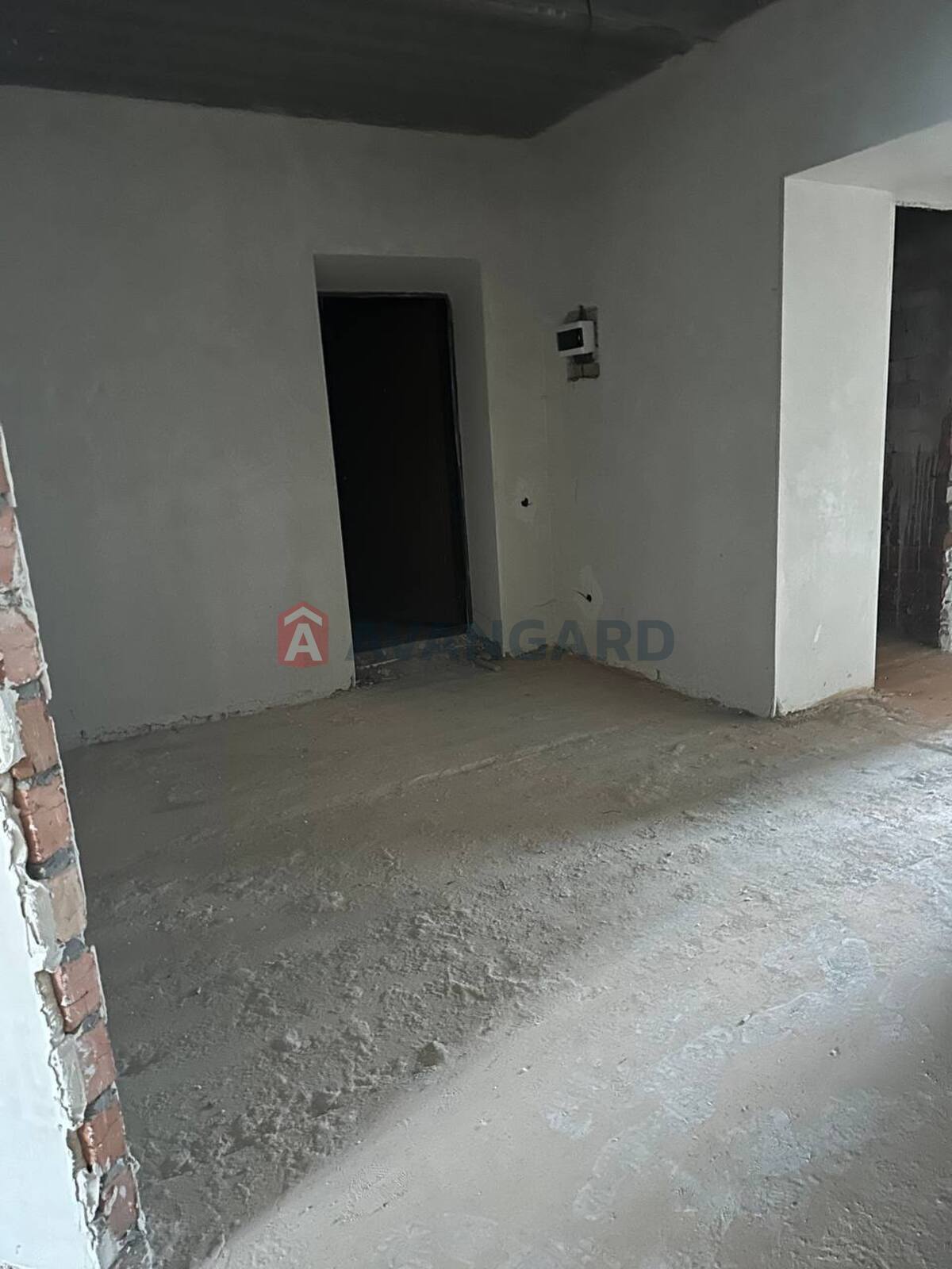 1 ��. ��������, 83/44/17,4 ��. �., 1/10 ������ ���� 3