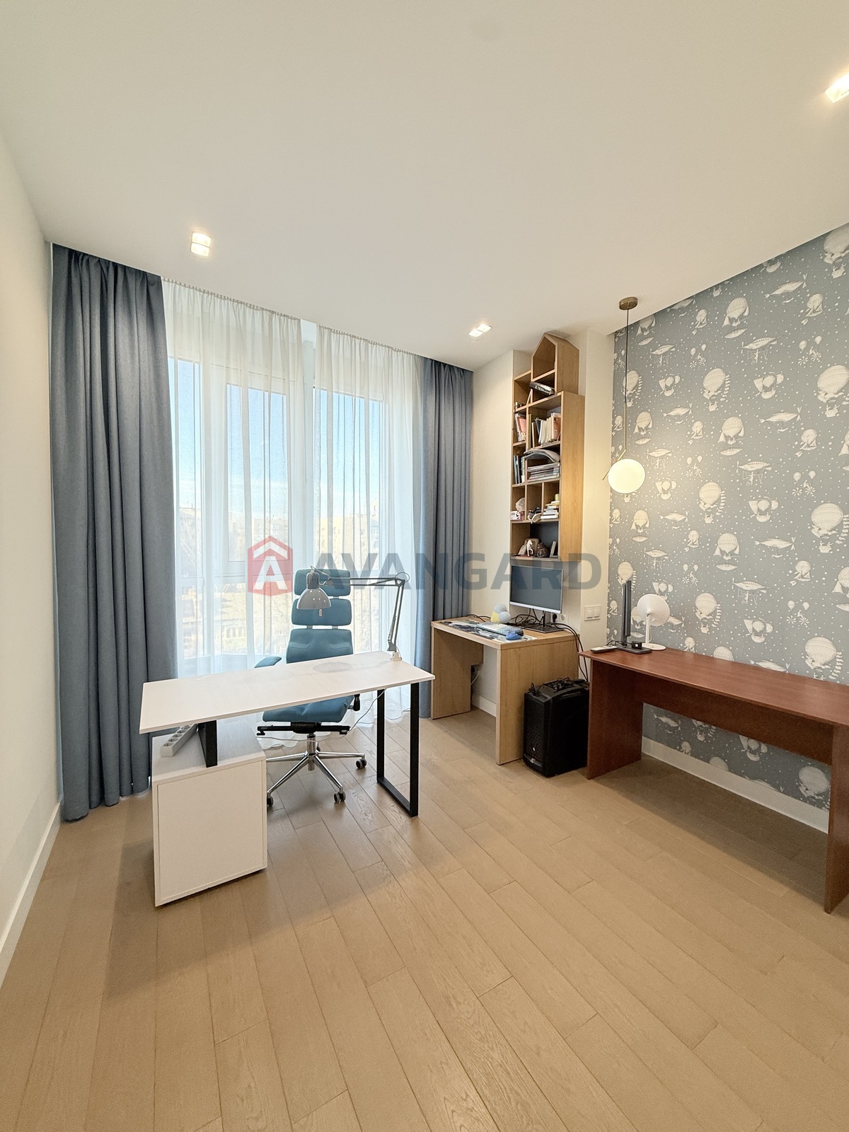 2 ��. ��������, 94,8/-/28,6 ��. �., 9/25 ������ ���� 9