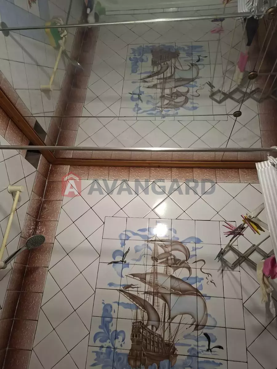 4 ��. ��������, 80/50/7 ��. �., 8/9 ������ ���� 26