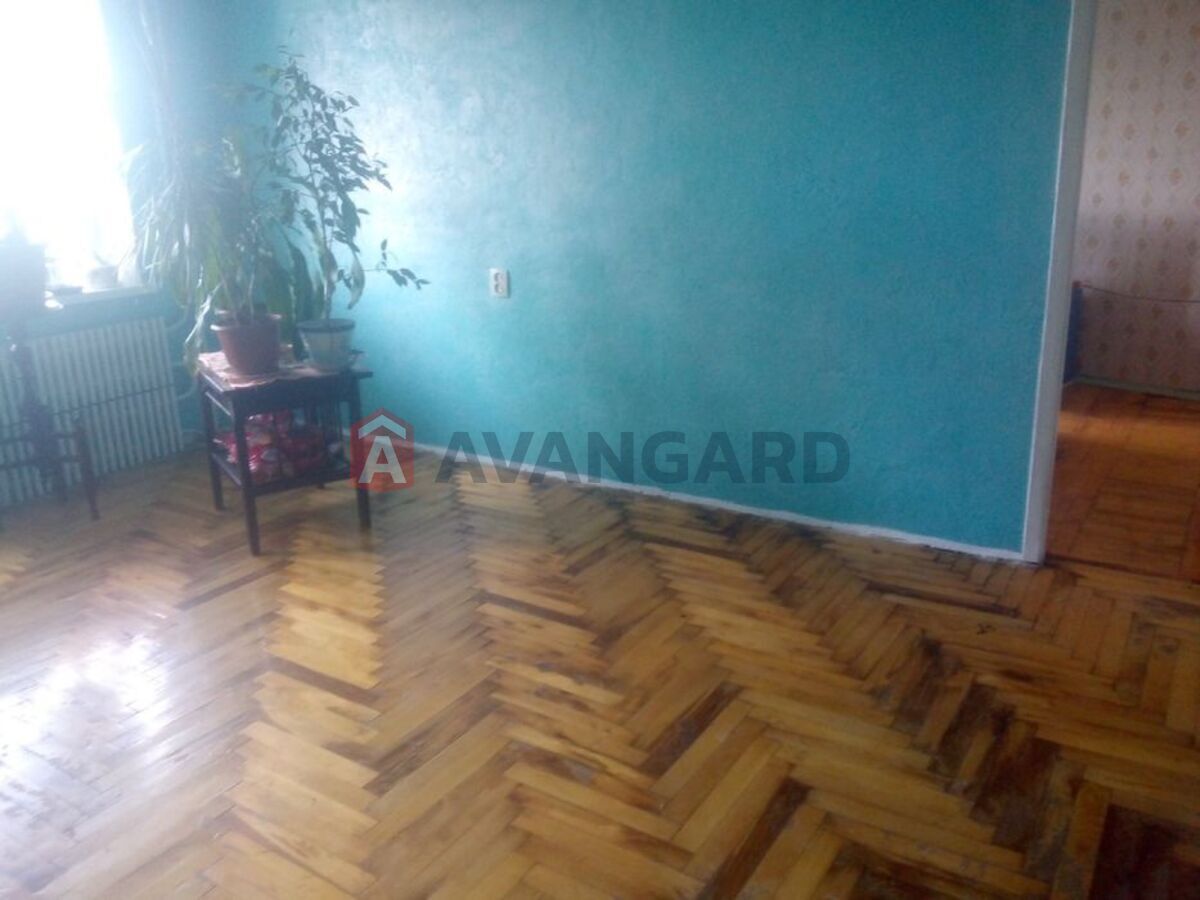 3 ��. ��������, 68/45/12 ��. �., 5/9 ������ ���� 10