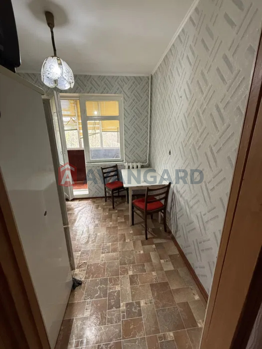 1 . , 32/-/8 . ., 4/9   4